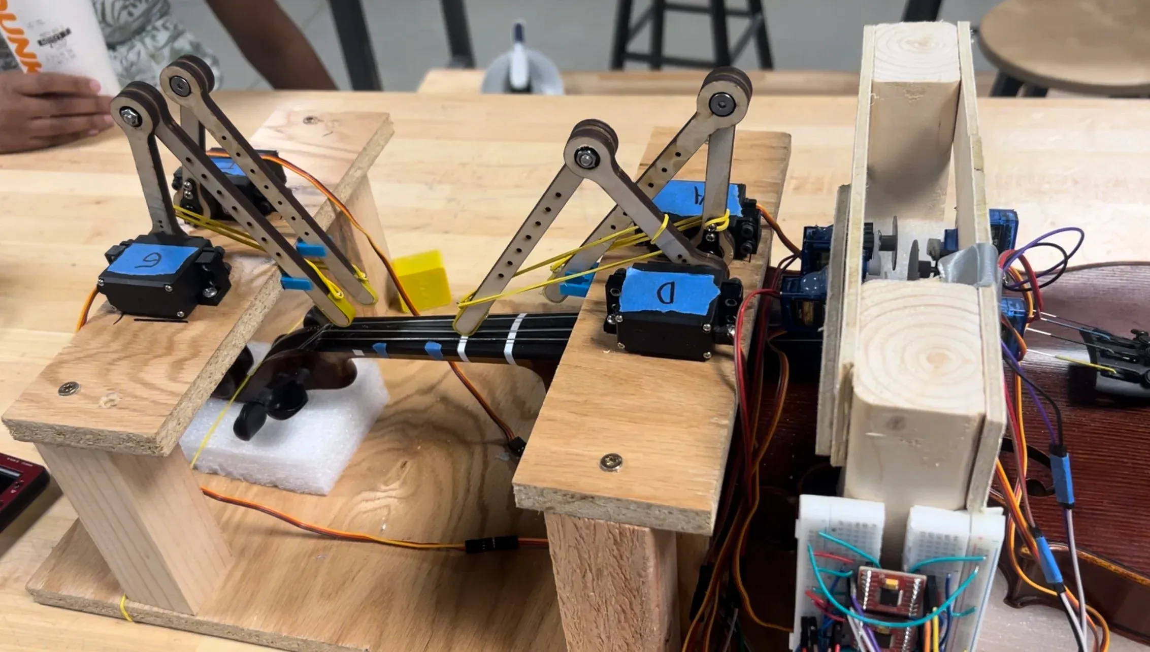 Wiring of the violin